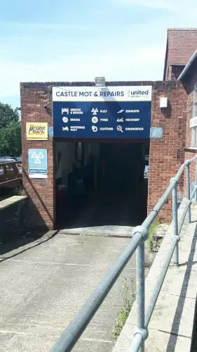 CASTLE MOT & REPAIRS