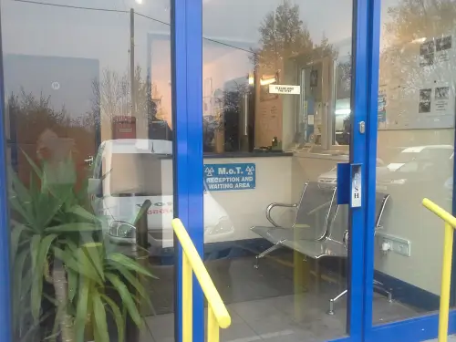 ARROW CAR AND COMMERCIAL SERVICE CENTRE 